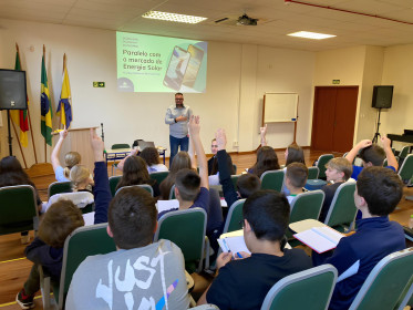 ENERGY3 ministra palestra sobre energia fotovoltaica para alunos do Instituto Ivoti